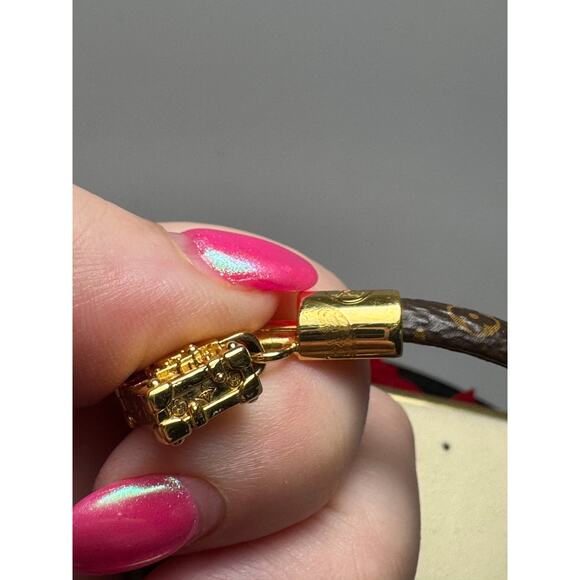 Louis Vuitton Petite Malle Trunk Bracelet Gold & Monogram w/Certificate of Auth - Picture 16 of 16